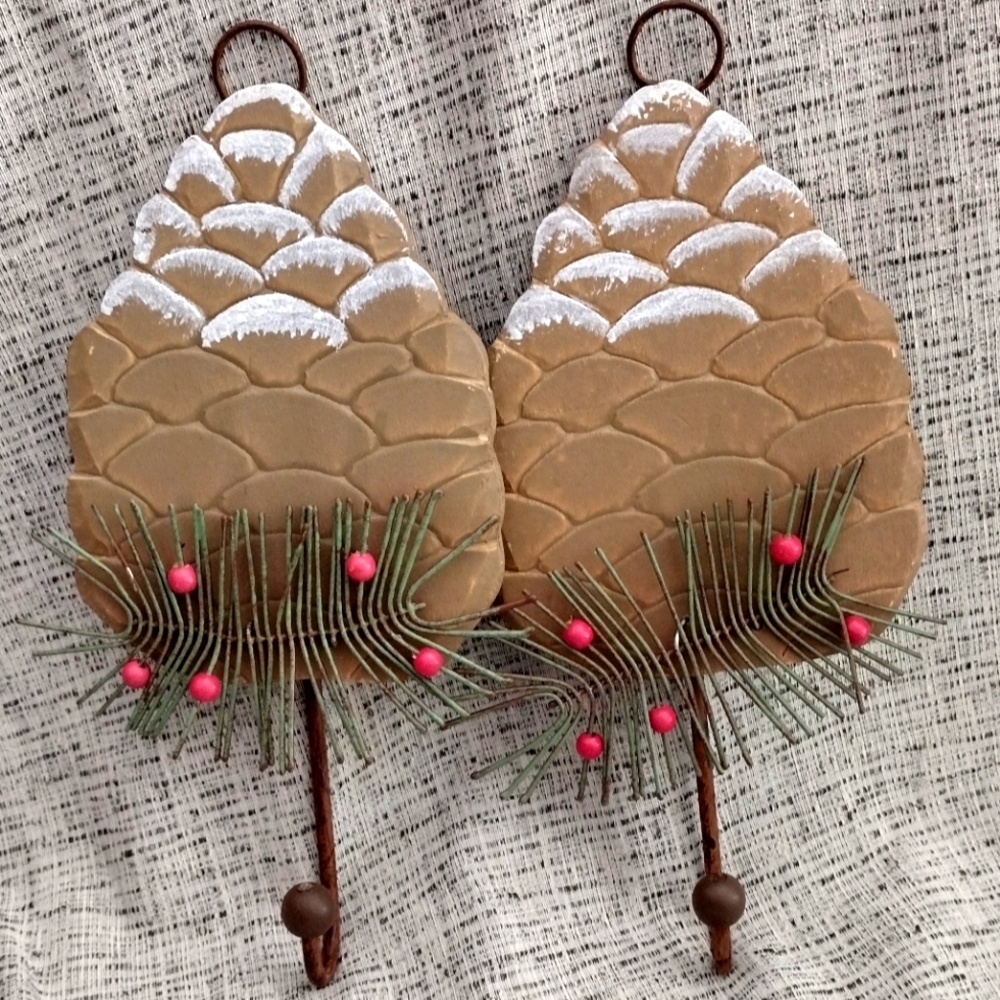 2 Holiday Pine‎ Cone hooks/hangers